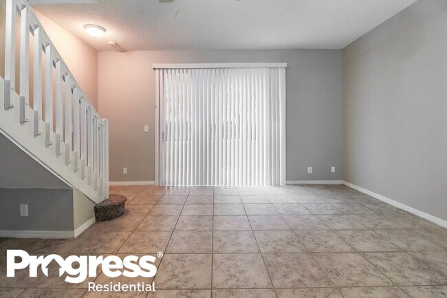 Building Photo - 2102 Madeira Dr