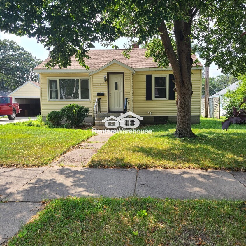 Foto principal - 135 24th Ave S