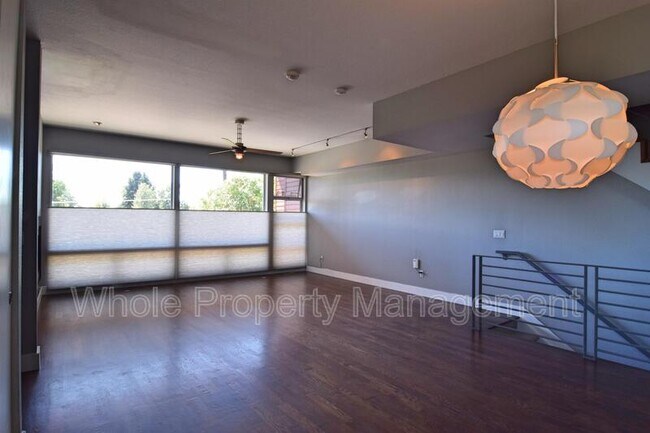 Building Photo - 3455 W 22nd Ave