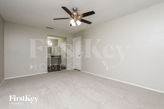 Building Photo - 3278 Croton Ave