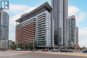 Building Photo - 705-4k Spadina Ave.
