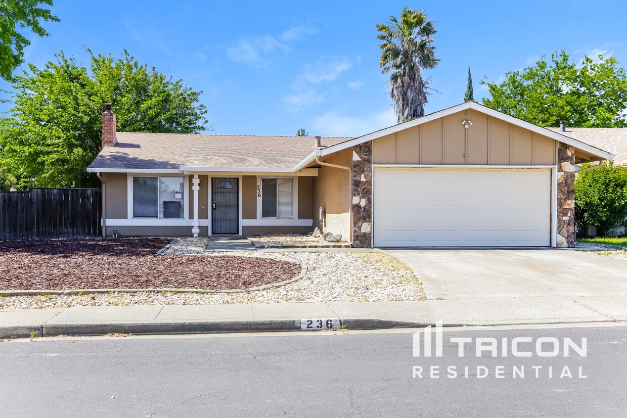 Foto principal - 236 Randall Avenue Vacaville CA