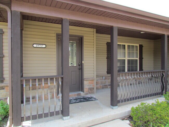 Foto del edificio - AVAILABLE!!!