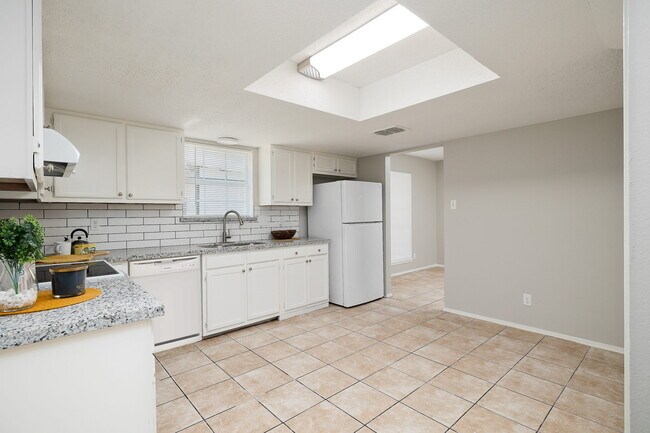 Kitchen - 2920 N 26th St