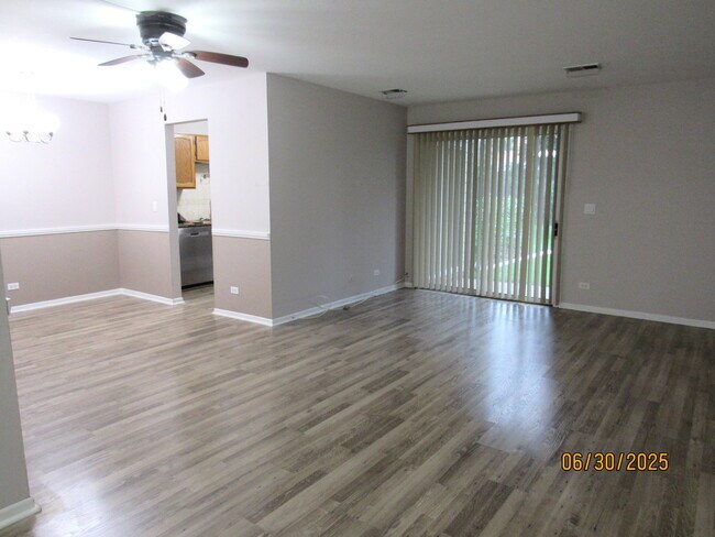 Foto del edificio - 352 Pembroke Ct
