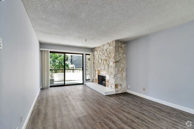 Building Photo - 1830 Lakeshore Ave