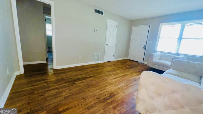 Foto del edificio - 1595 Carlisle St NW