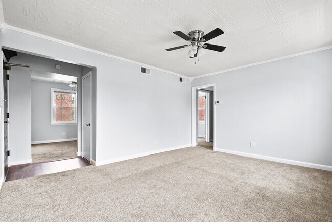Building Photo - 2124 Suitland Terrace SE