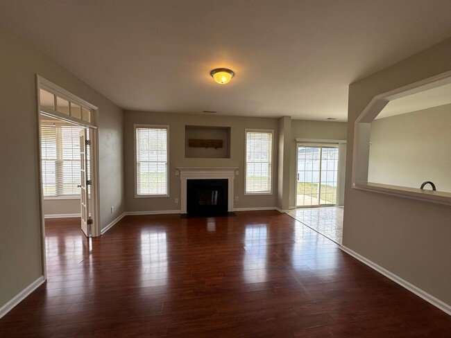 Building Photo - 4 Bedroom | 3 Bathroom Raleigh Home with F...