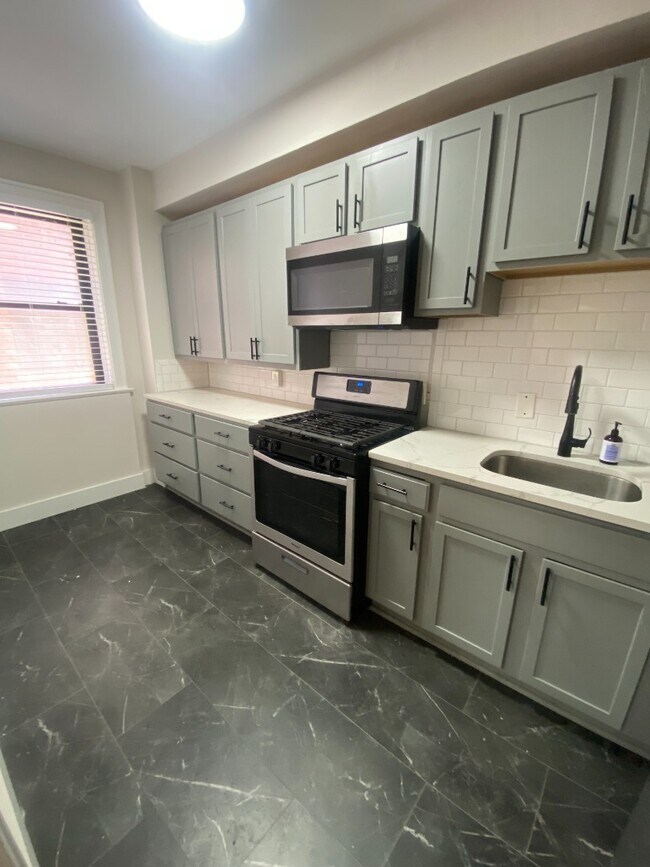Foto del edificio - 5616 Pershing Ave