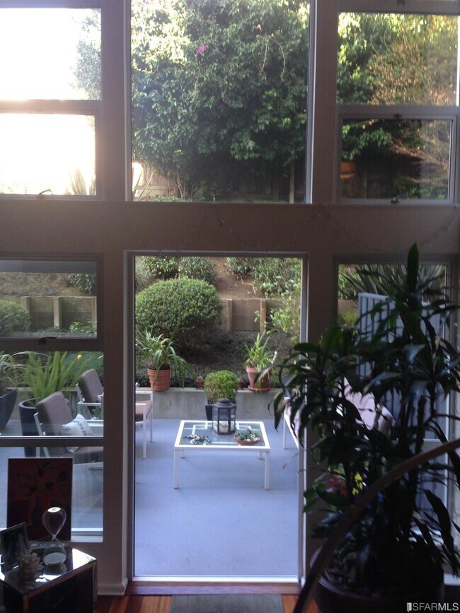 Exclusive use patio - 1970 Sutter St #113