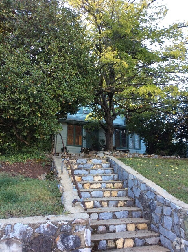 Building Photo - 330 Boardman St