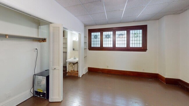 Dormitorio #6 - 1052 Baldwin Ave