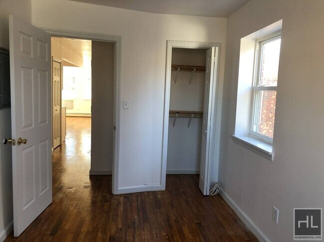 Building Photo - Amazing 3 bed 1 bath FLUSHING !!!