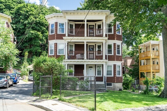 Building Photo - 33 Wilson Park