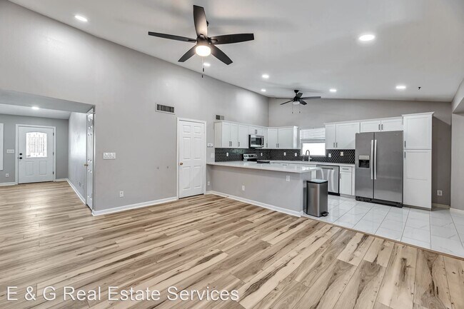Foto del edificio - 4 br, 2 bath House - 6502 E Grandview Dr