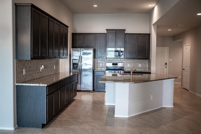 Building Photo - 4814 San Valentino Dr