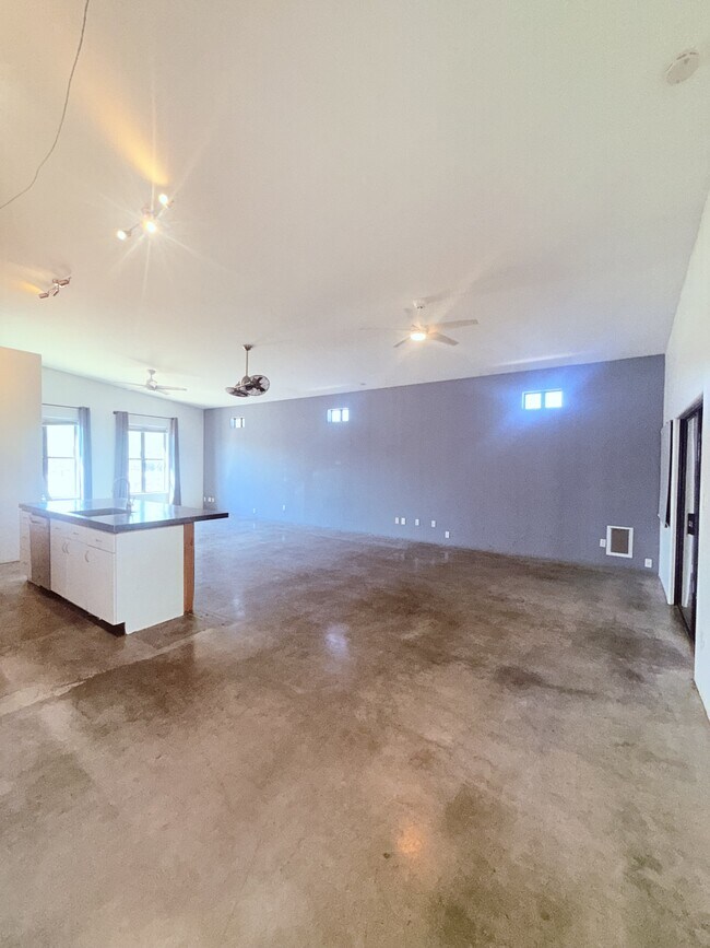 Foto del edificio - 421 E Lester St