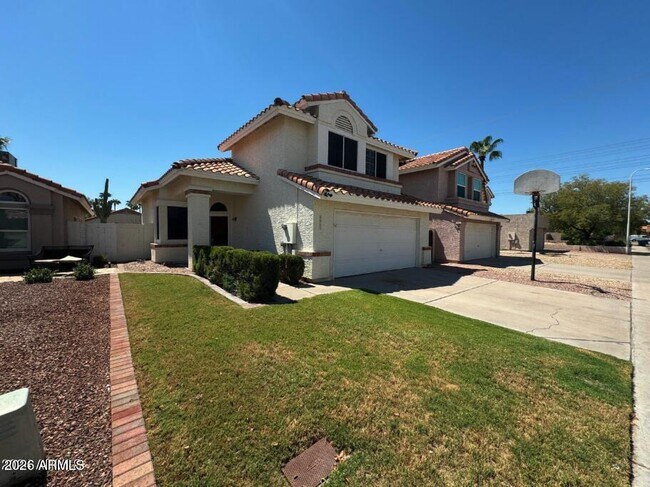 Building Photo - 4053 E Woodland Dr