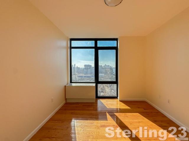 Foto del edificio - 1 bedroom in Queens NY 11106