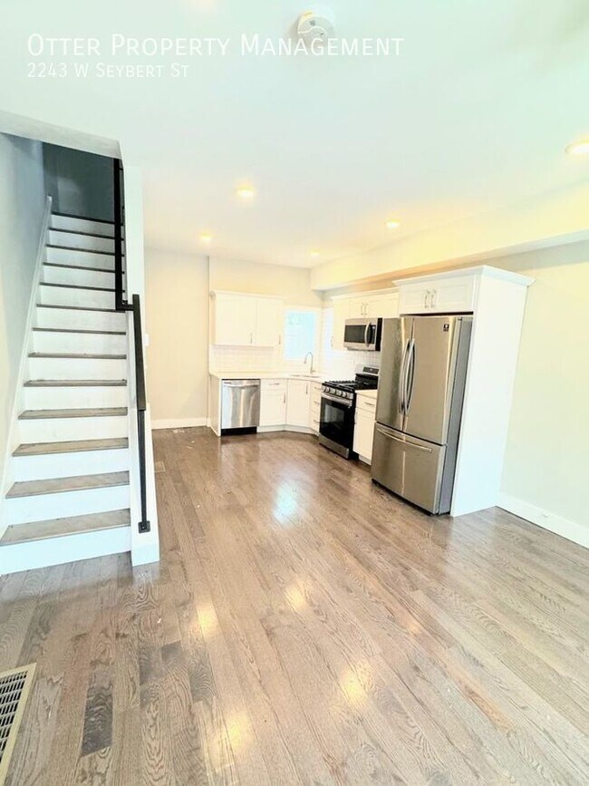 Building Photo - Modern 4BR/2.5BA Home with Washer/Dryer & ...