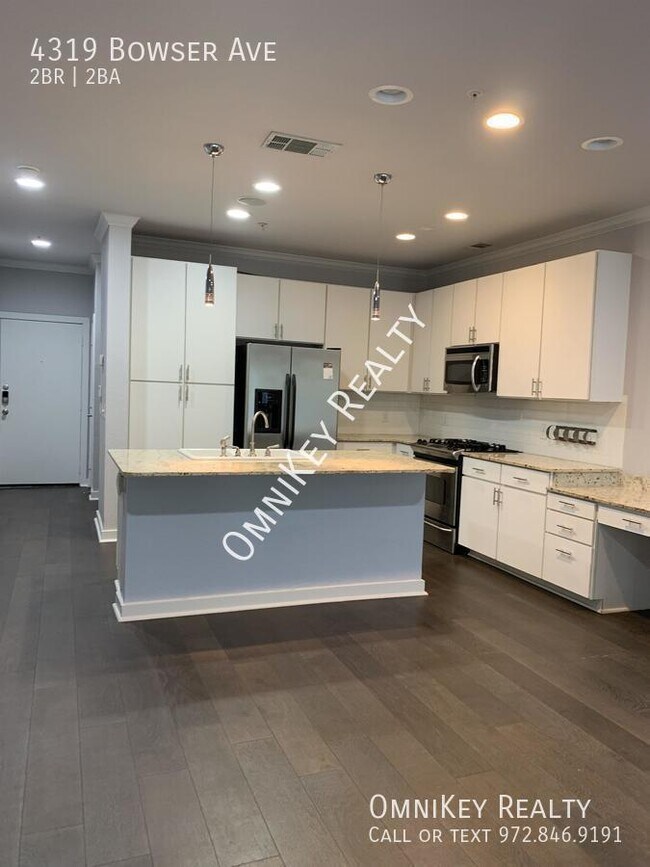 Foto del edificio - 4319 Bowser Ave