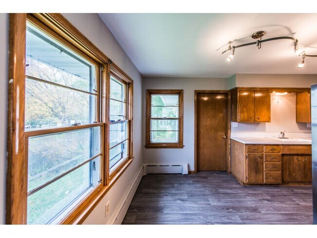 Foto del edificio - 675 Koehler Rd