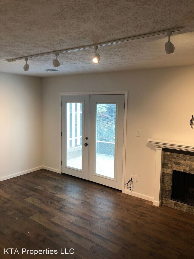 Building Photo - 3 br, 2.5 bath House - 202B Morgan Drive