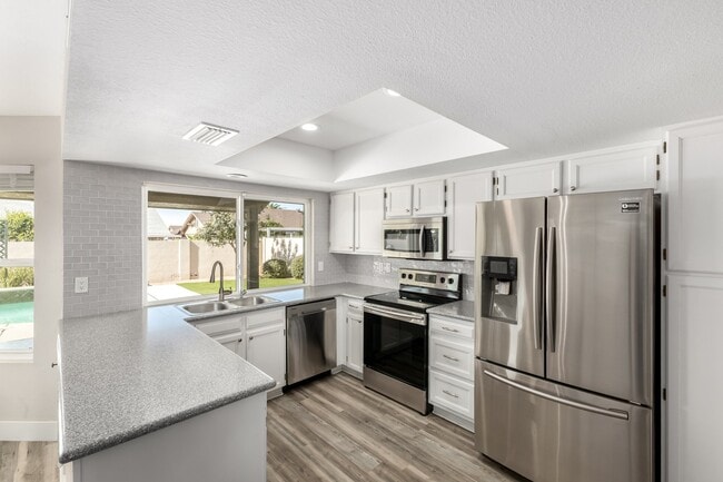 Building Photo - 908 S 78th Pl