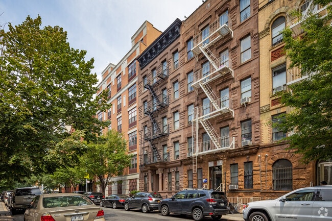 Building Photo - 245 W 115th St