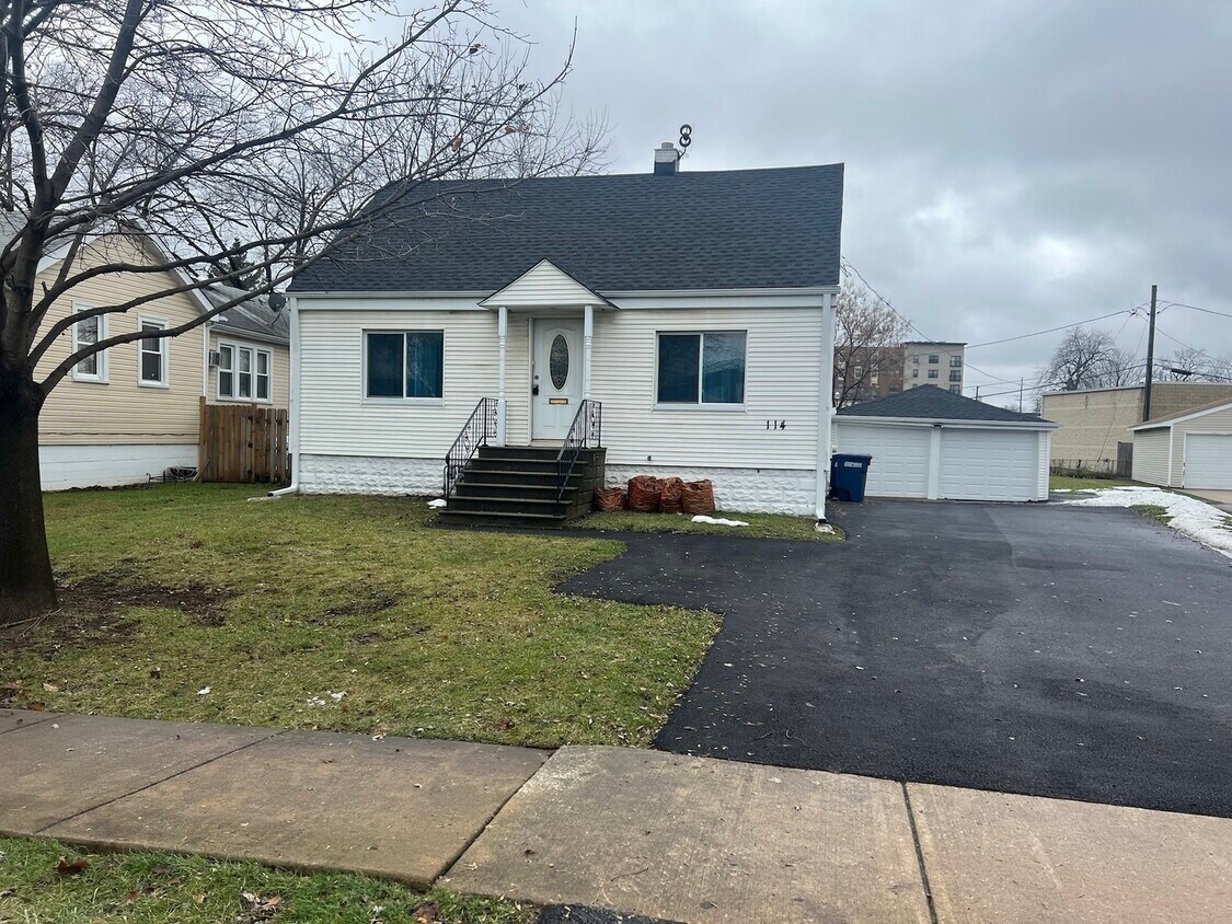 114 Dodd Ave, Northlake, IL 60164 House Rental in Northlake, IL