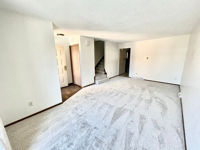 Foto del edificio - 11055 Riverbend Ct E