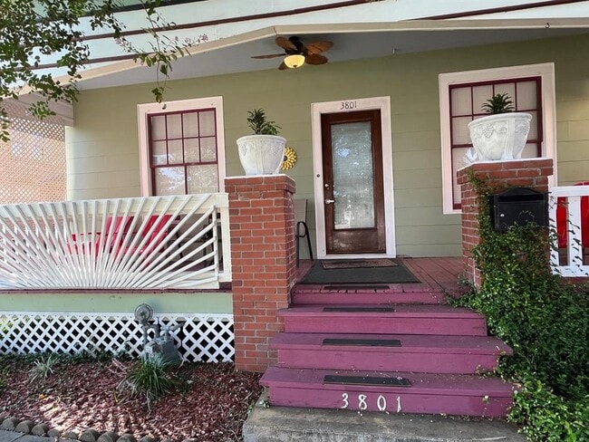 Building Photo - 4109 1/2 Ave S