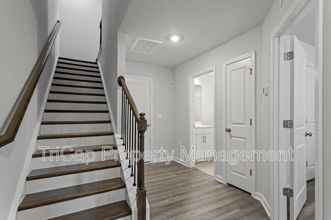 Building Photo - 1723 Chirping Trl