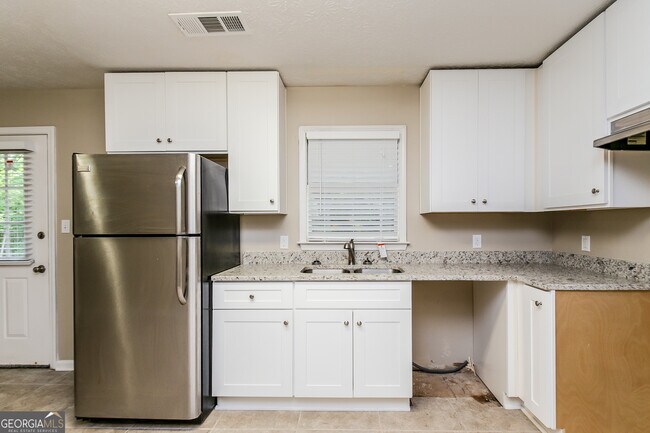 Foto del edificio - 3940 Scott Dr