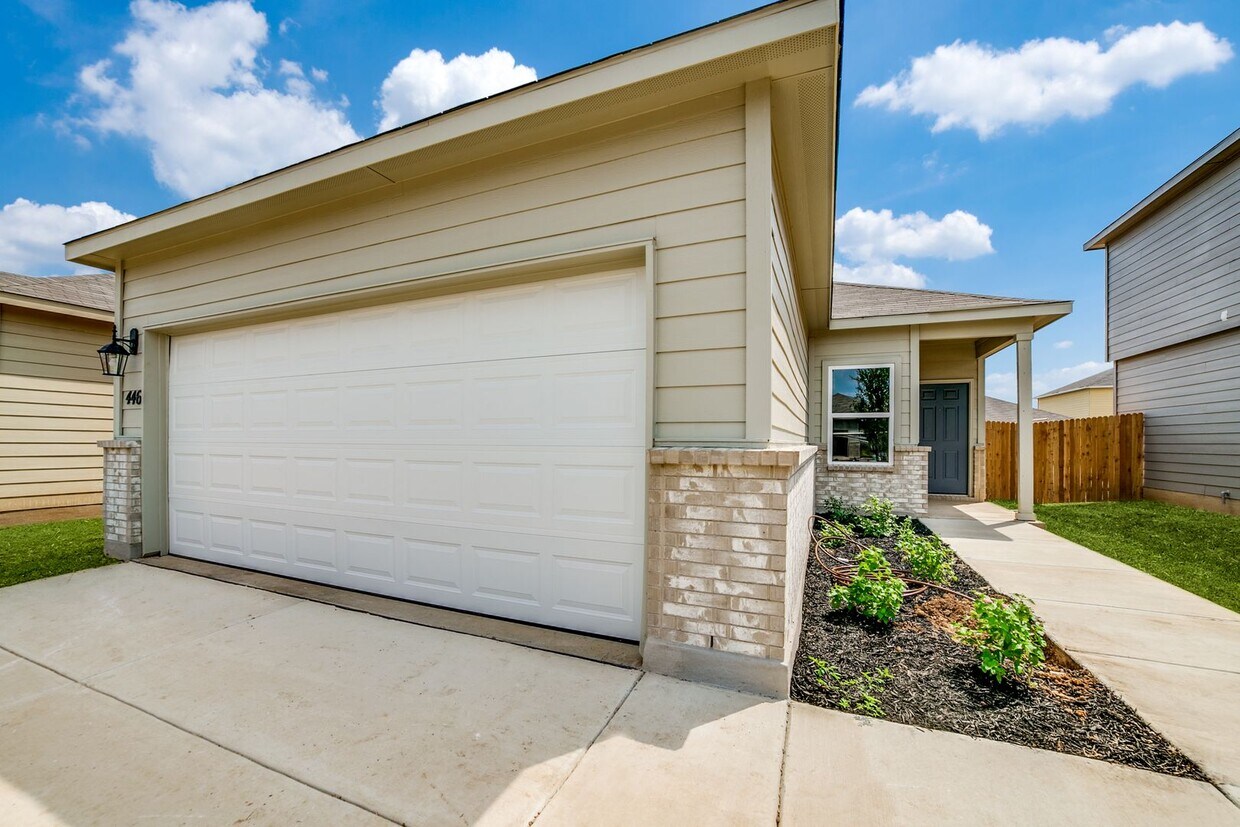 3 Bedroom/2 Bath Pleasanton Farms Subdivi... - 3 Bedroom/2 Bath  Pleasanton Farms Subdivi...