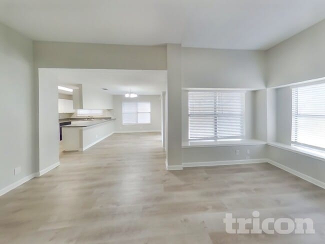 Foto del edificio - 7927 Wayside Trail
