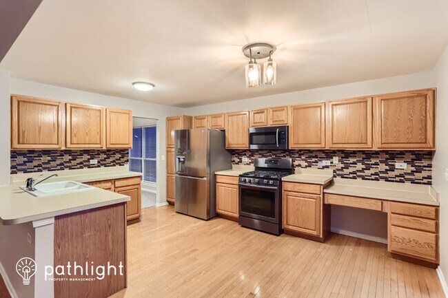 Building Photo - 2903 West Bridleway Court, Carpentersville...