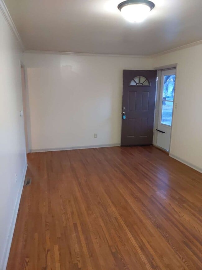 Foto del edificio - 2 Bed, 1 Bath Ready for Rent!