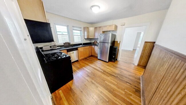 Foto del edificio - 242 Parker Hill Ave