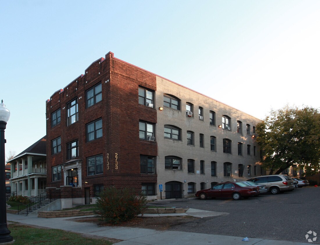 Foto del edificio - 2733 Portland Ave S