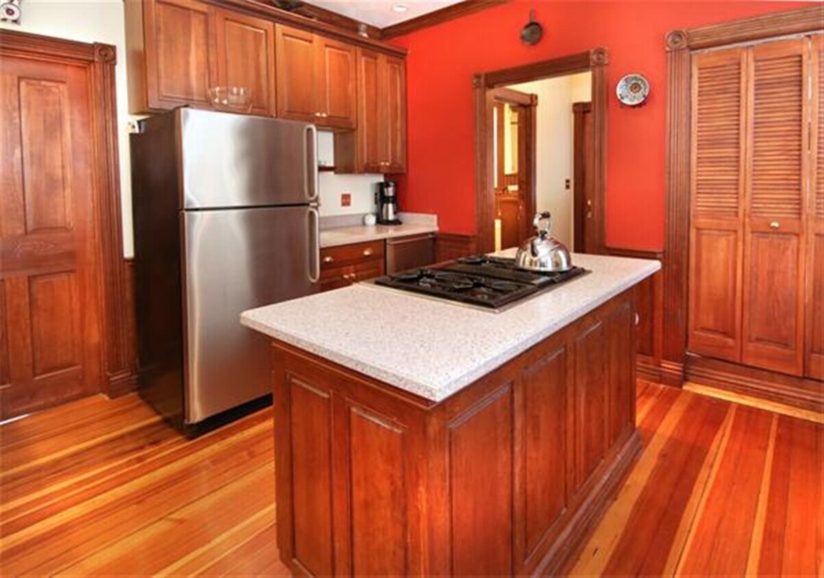 Primary Photo - 55 Avon St