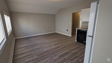 Building Photo - 3969 Hayesville Dr NE