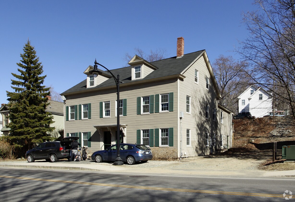 19 Exeter Rd, Newmarket, NH 03857 Apartments in Newmarket, NH