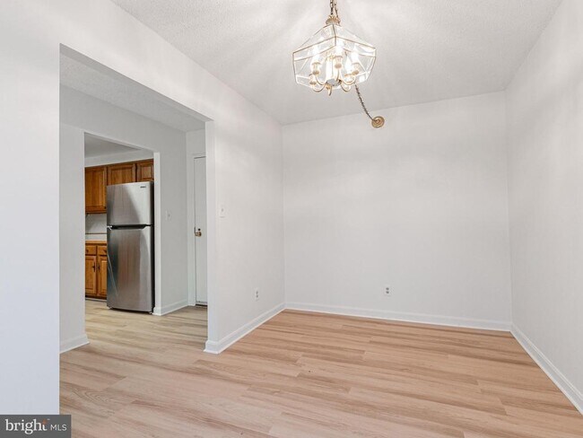 Foto del edificio - 801 N Howard St