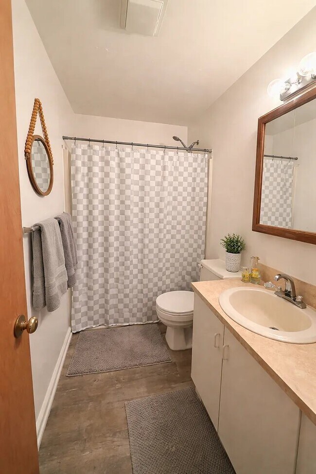 Foto del edificio - 31-33 Railroad St