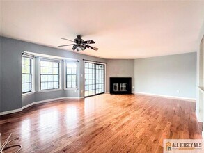 Building Photo - 1212 Woodhaven Dr