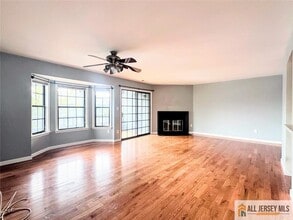 Building Photo - 1212 Woodhaven Dr