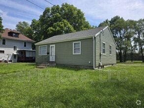 Building Photo - 602 Logan Ave