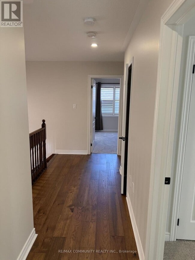 Building Photo - 327 Mantle Ave